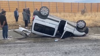 Erzincanda takla atan araçtaki 4 kişi yaralandı