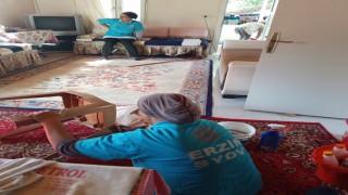 Erzin’de “Evde Temizlik ve Vefa Projesi” Sürüyor