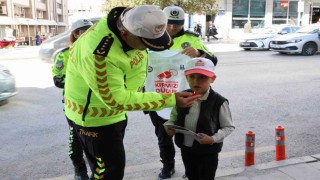 Erzurumda polisten Önce Yaya farkındalığı uygulaması