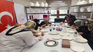 Erzurumda şehit yakınlarına sanatla şifa: Çini, Tezhip ve Ebru kursları başladı