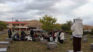 Erzurumlu gençler organik arıcılığı öğrendi