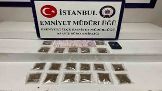 Esenyurtta kamyonetten uyuşturucu madde ticareti yapan şüphelilere suçüstü