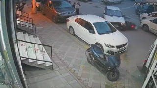 Esenyurtta motosiklet araca çarptı, o anlar kamerada