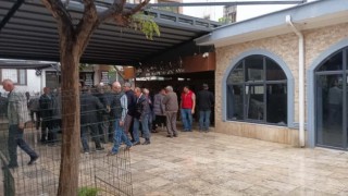 Eşi tarafından sokak ortasında öldürülen kadın son yolculuğuna uğurlandı