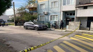 Eşini bıçaklayarak öldürdükten sonra kendini yaraladı