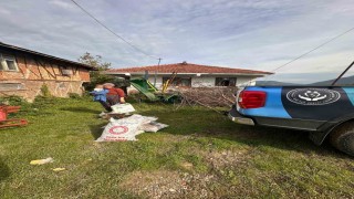 Eşiyle tartışarak ırmağa atlayan şahsa gıda yardımı