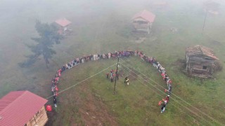 Eşsiz manzaraya sahip yaylada Cumhuriyet Bayramı coşkusu