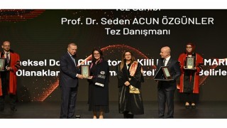 ETÜlü akademisyene Cumhurbaşkanı Erdoğandan üstün başarı ödülü