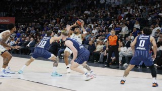 Euroleague: A. Efes: 69 - Fenerbahçe: 79