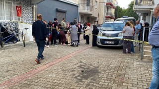 Evinde başından vurulmuş halde ölü bulundu