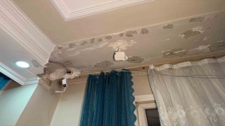 Fatihte bir evin tavanı deprem sebebiyle çöktü