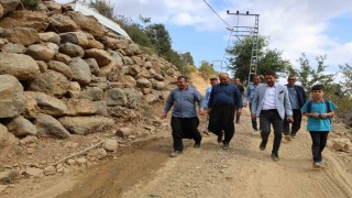 Fekede üreticilerin kış öncesi zorlu yol sorunu çözüldü: Mahallede büyük sevinç yaşandı