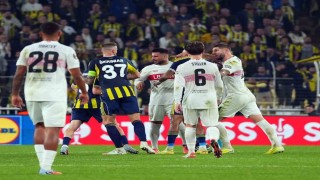Fenerbahçe- Stuttgart maçında son düdük çaldı, ortalık karıştı