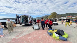 Fethiyede yamaç paraşütleri havada çarpıştı: 3 yaralı