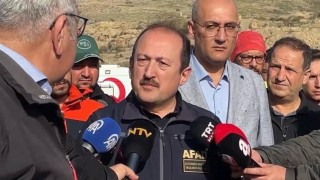 Foçada selin ardından vatandaşların yaraları sarılıyor