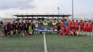 Futbol maçında Kadına El Kalkamaz farkındalığı