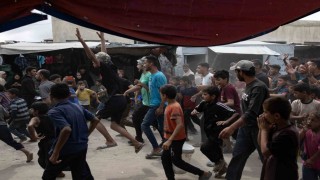 Gazze’de Ateşkes Sevinci: Halk Sokaklarda