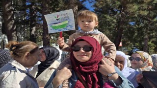 Gazzede yaşanan zulmün yıl dönümünde sessiz yürüyüşle İsrail protestosu