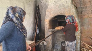 Gazzeye destek için kadınlar ekmek fırınının başına geçti