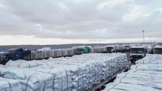 Gazzeye insani yardım taşıyan 400 kamyon giriş yaptı