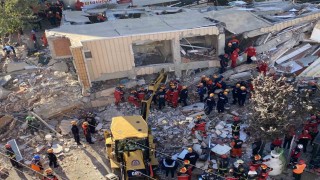 Gebzede çöken binada enkaz altında kalan aile fertlerinin kimlikleri belli oldu