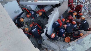 Gebzede çöken binadaki kurtarma çalışmaları 11. saatinde havadan görüntülendi