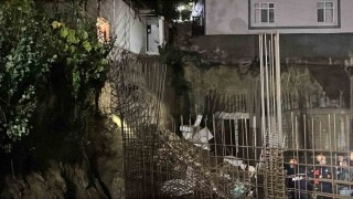 Gebzede inşaat temeli yanındaki müstakil evin duvarı çöktü, 4 kişilik aile tahliye edildi