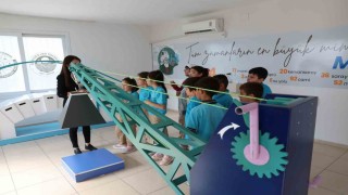 Geleceğin bilim insanları Akdeniz Belediyesinde yetişiyor