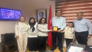 Genç kız sağlığına kavuştu, annesi hastaneye bağış yaptı