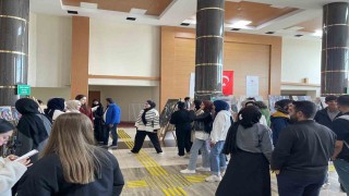 Gençlerin el emeği ürünleri görücüye çıktı