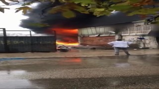 Geri dönüşüm atölyesi ateş topuna döndü