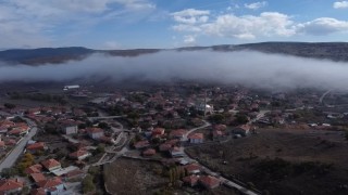 Gökyüzünü kaplayan sis, kartpostallık manzara oluşturdu