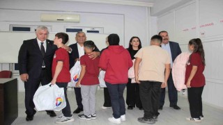 GTB ve TOBB iş birliğiyle 14 okulda öğrencilere kışlık kaban desteği