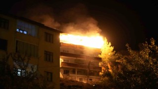 Gümüşhanede 4 katlı binada çıkan yangın paniğe neden oldu