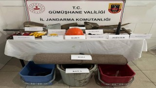 Gümüşhanede kaçak kazı yapan 4 kişi suçüstü yakalandı