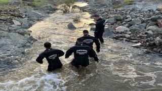Gün aydınlandı, selde kaybolan vatandaşı bulma çalışmaları yeniden başladı