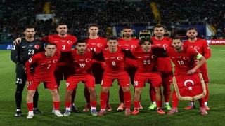 Hakan Çalhanoğlu 100. kez milli formayı giydi