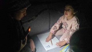 Hakkaride karanlıkta ders: Akbay ailesi elektrik istiyor