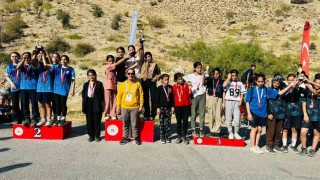 Hakkaride Okul Sporları Kros Yarışları yapıldı
