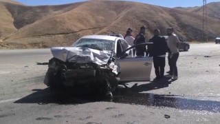 Hakkaride trafik kazası: 4 yaralı