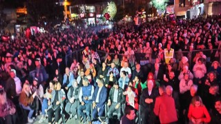 Halk konserinde Devrekliler Sevcan Orhan ile coştu