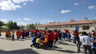 Hamurda Damla Gönüllülük Hareketi projesi gençlerle buluştu