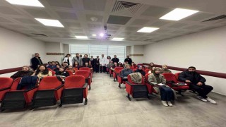 Hastane çalışanının silahlı saldırısı sonucu bacağını kaybeden tıp öğrencisine validen doğum günü sürprizi