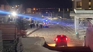 Hastane şantiyesinde bıçaklı kavga: 1i ağır 4 yaralı