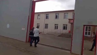 Hatayda hapis cezasıyla aranan 2 şahıs yakalandı