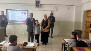 Hayat kurtaran öğretmene İlçe Milli Eğitim Müdüründen tebrik