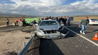 Hisarcıkta traktörle otomobil çarpıştı: 1 yaralı