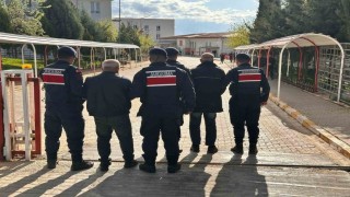 Husumetlilerini bıçakla yaralayan 3 şahsı jandarma yakaladı