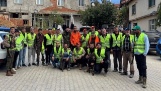 Hüyükte yaban domuzları için sürek avı yapıldı