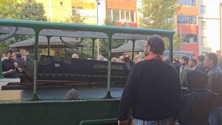 İETT otobüsünün çarpması sonucu hayatını kaybeden 2 çocuk annesi Deniz Şengül toprağa verildi